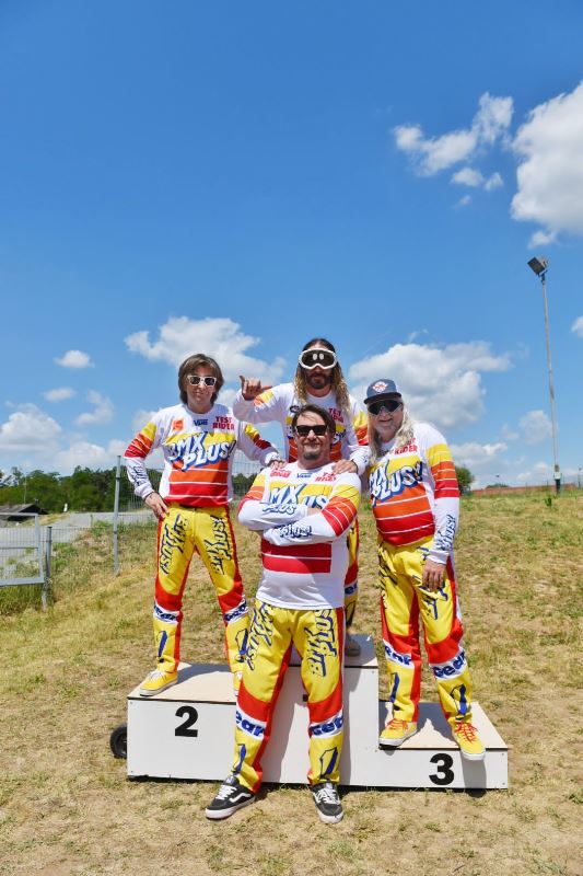 The BMX Plus team was a really cool bunch this year. Four regulars from the Veterans&#039; Cup had dedicated themselves entirely to the legendary BMX magazine in the team competition. Stefan &quot;Trinipedia&quot; T.r.i.n.i, Guido &quot;Mastermind&quot; H.a.n.n.i.c.h, Marijus &quot;Hotshot&quot; B.u.n.t.i.c and Oliver &quot;Skinny Wheels&quot; K.i.e.n.z.l.e had special BMX Plus team outfits made for them and looked fantastic in them. Unfortunately, they only came 4th in the race team ranking, but they were definitely number 1 in the style competition.
