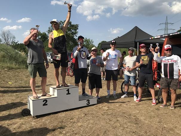 The races were exciting, but the winners were less surprising. In the Chainless class, Tibor S.i.m.a.i won again, just like last year, clearly ahead of Andreas B.a.y.r and Guido H.i.n.z. A special aspect of this final: 7 out of 8 riders came from Munich. As is so often the case, the Bavarians are very strongly represented at the Veterans&#039; Cup.